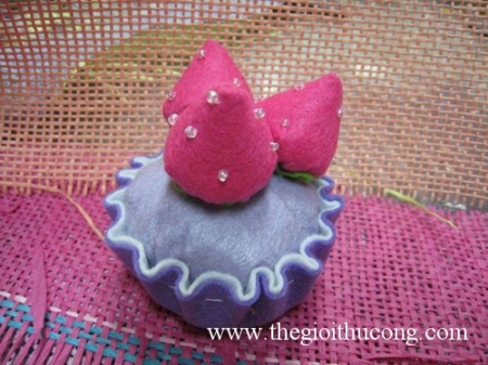 Bánh cupcake tím dâu hồng